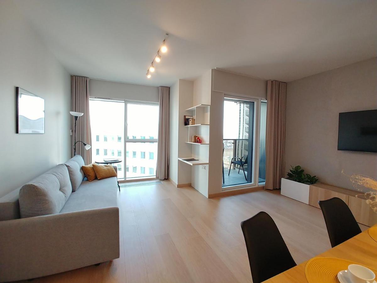 Capital Apartments - Towarowa Poznan Ngoại thất bức ảnh