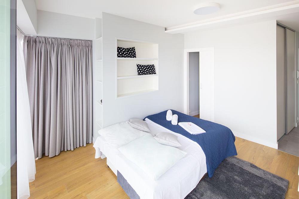 Capital Apartments - Towarowa Poznan Ngoại thất bức ảnh