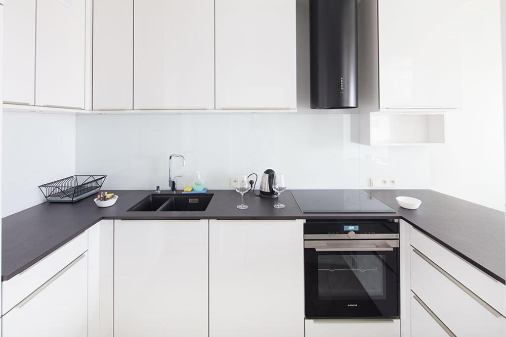 Capital Apartments - Towarowa Poznan Ngoại thất bức ảnh