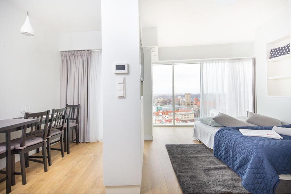 Capital Apartments - Towarowa Poznan Ngoại thất bức ảnh