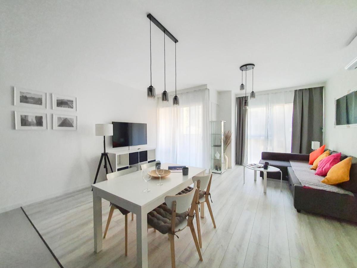 Capital Apartments - Towarowa Poznan Ngoại thất bức ảnh
