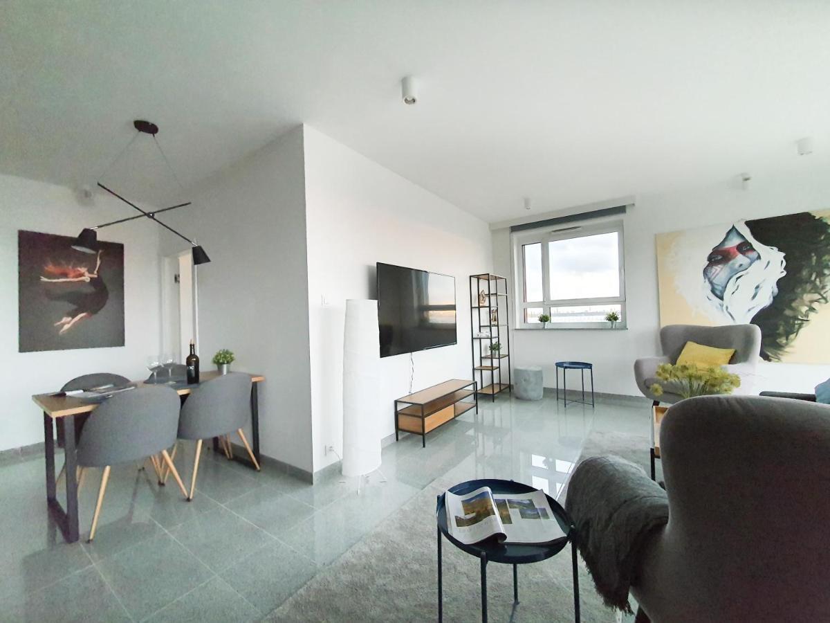 Capital Apartments - Towarowa Poznan Ngoại thất bức ảnh