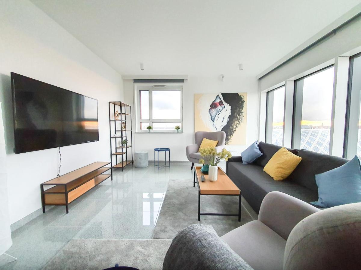 Capital Apartments - Towarowa Poznan Ngoại thất bức ảnh