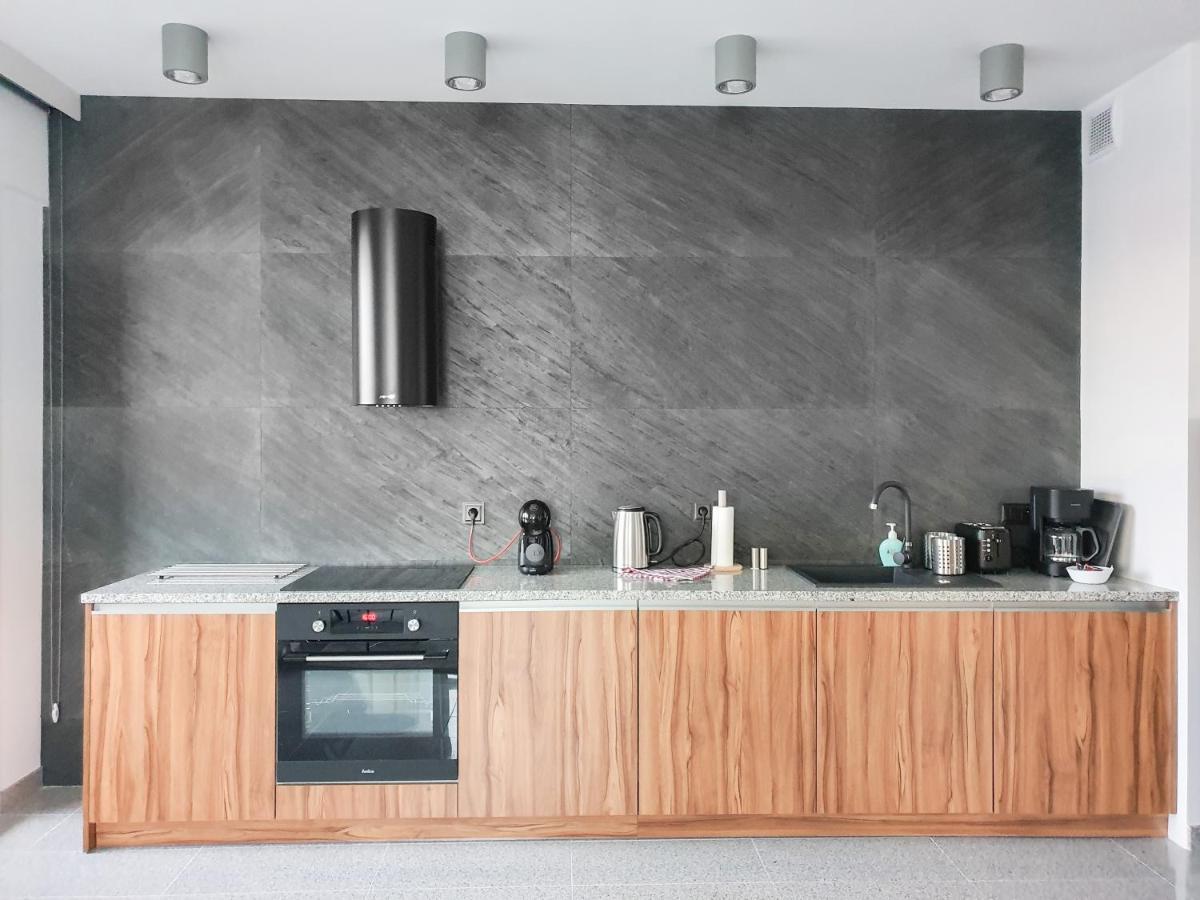 Capital Apartments - Towarowa Poznan Ngoại thất bức ảnh