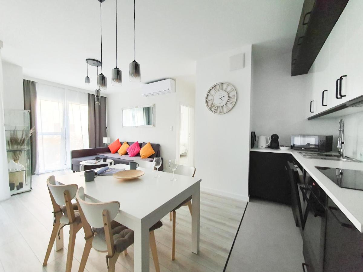 Capital Apartments - Towarowa Poznan Ngoại thất bức ảnh