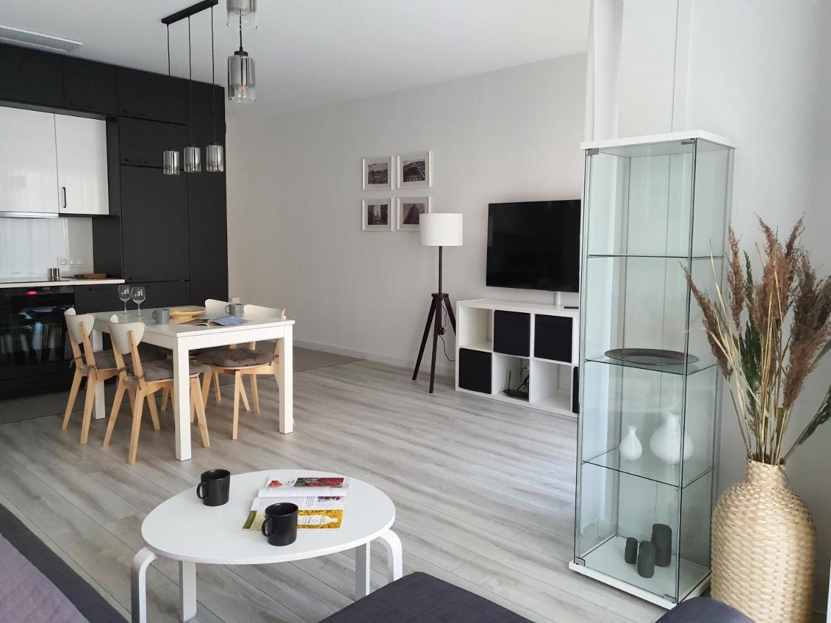 Capital Apartments - Towarowa Poznan Ngoại thất bức ảnh